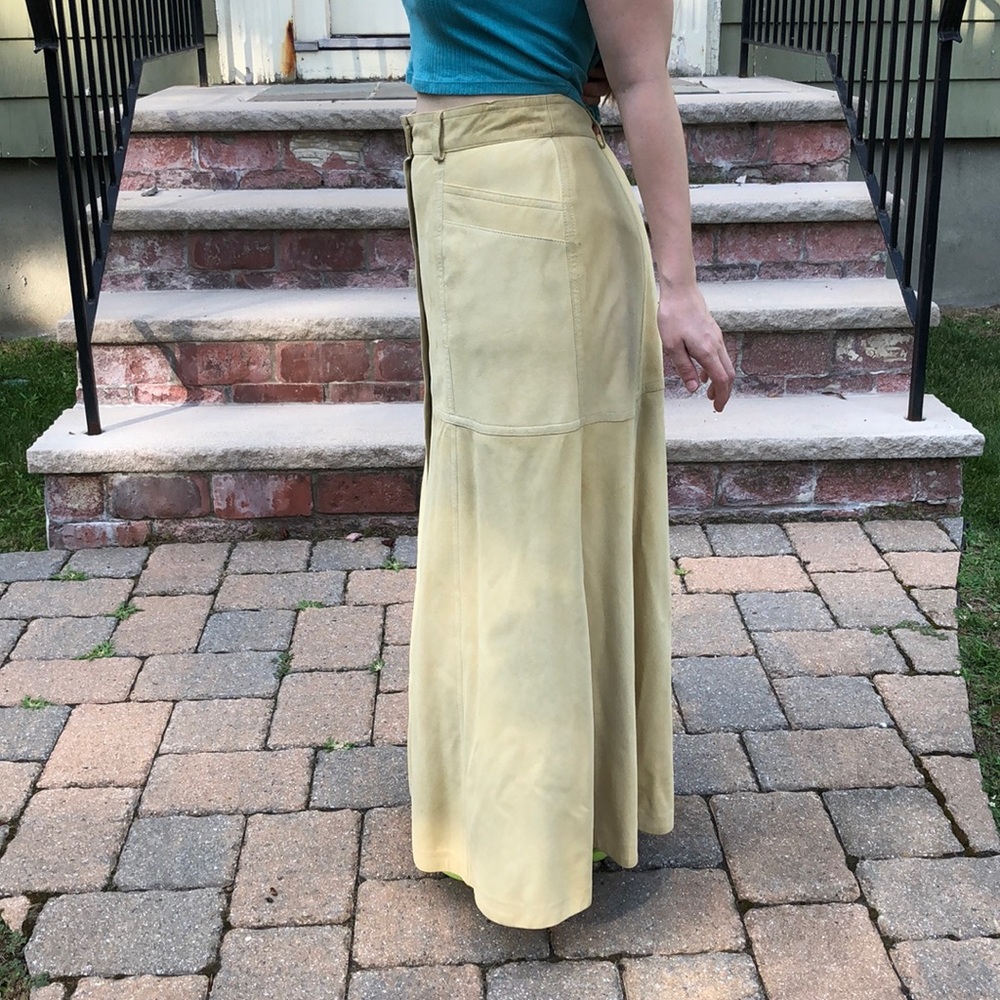 Escada 38/(6-8) tan suede snap front maxi skirt - Picture 2 of 8